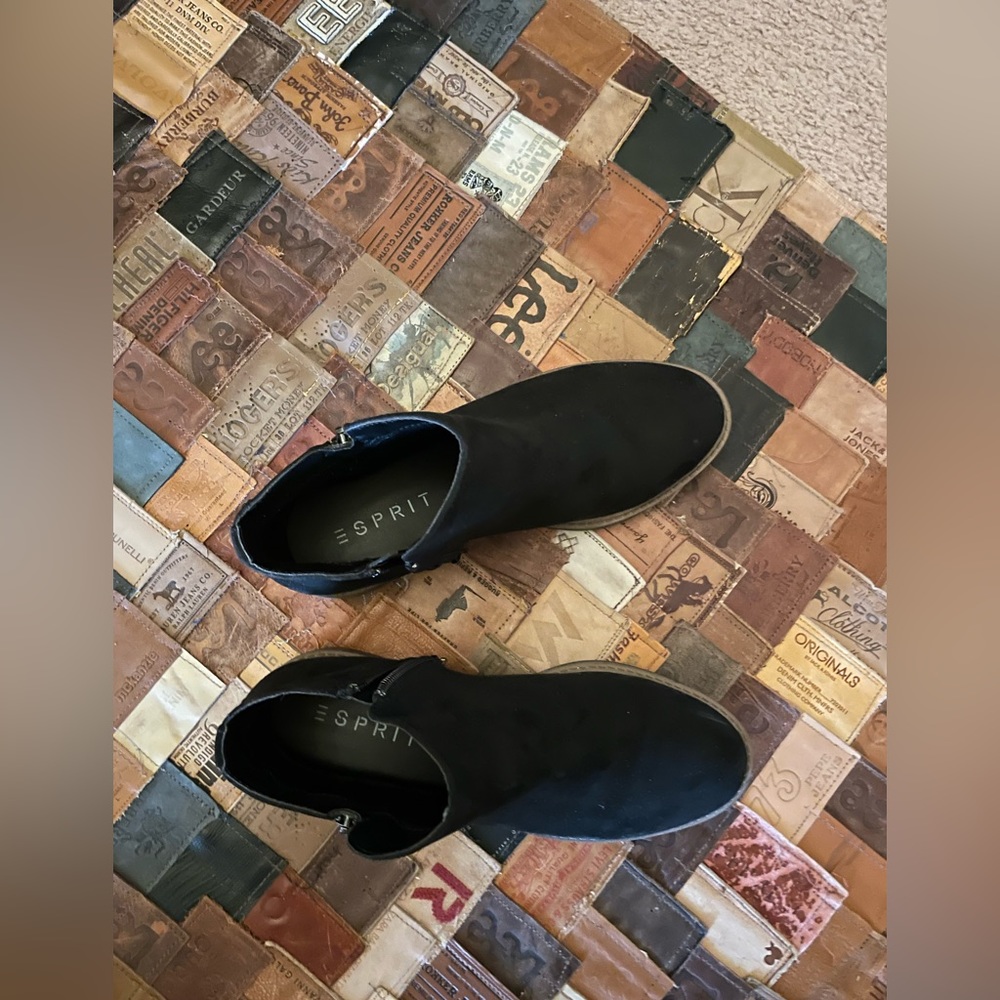 ESPIRT Black Ankle Boots